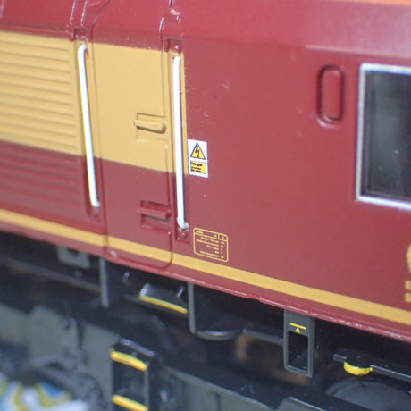 Bachmann Branchline 32-725DS - HO/00 Class 66 66022 'Lafarge Charnwood' in EWS Livery (DCC Sound Fitted) DCC fitted, with sound
