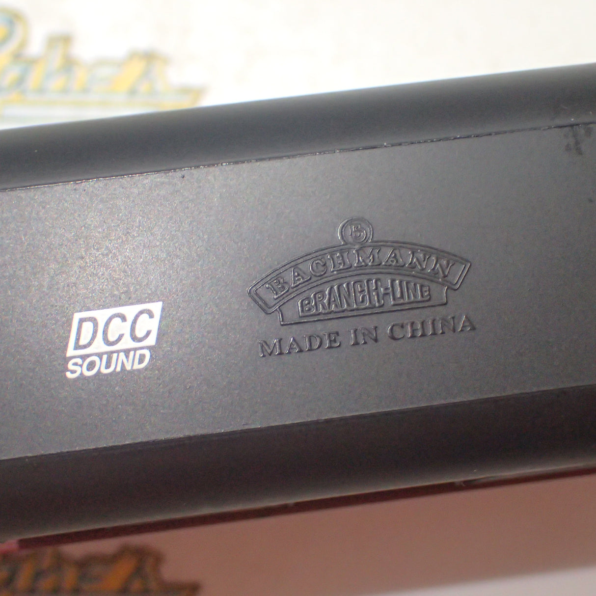 Bachmann Branchline 32-725DS - HO/00 Class 66 66022 'Lafarge Charnwood' in EWS Livery (DCC Sound Fitted) DCC fitted, with sound