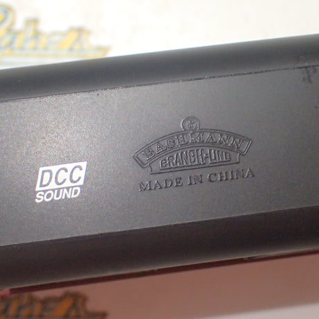 Bachmann Branchline 32-725DS - HO/00 Class 66 66022 'Lafarge Charnwood' in EWS Livery (DCC Sound Fitted) DCC fitted, with sound