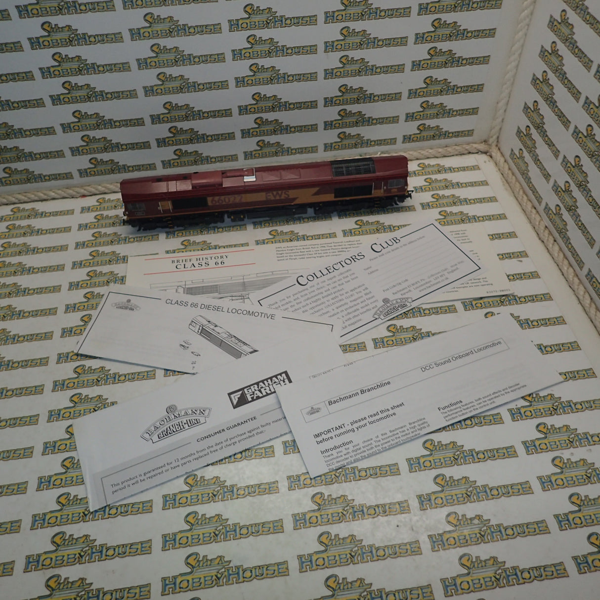 Bachmann Branchline 32-725DS - HO/00 Class 66 66022 'Lafarge Charnwood' in EWS Livery (DCC Sound Fitted) DCC fitted, with sound