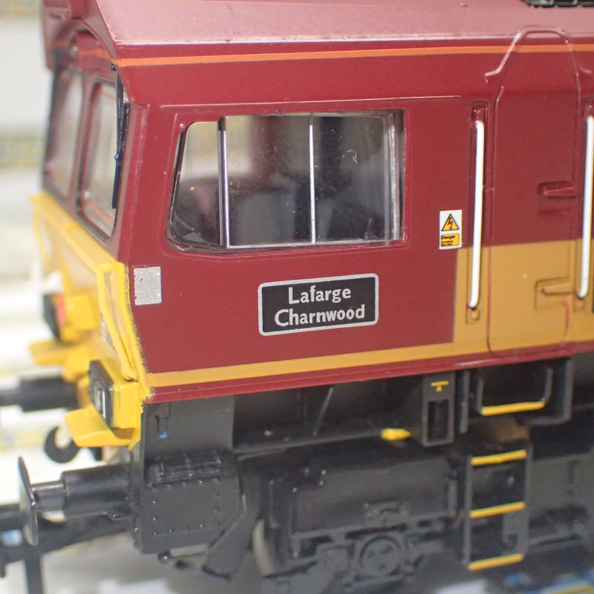 Bachmann Branchline 32-725DS - HO/00 Class 66 66022 'Lafarge Charnwood' in EWS Livery (DCC Sound Fitted) DCC fitted, with sound