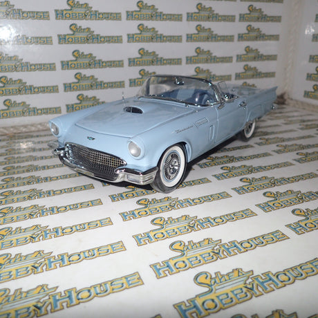 Ertl Precision 100 Collection 32889 - 1957 Ford Thunderbird Powder Blue Die-Cast Replica