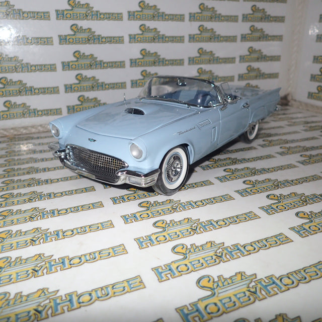 Ertl Precision 100 Collection 32889 - 1957 Ford Thunderbird Powder Blue Die-Cast Replica