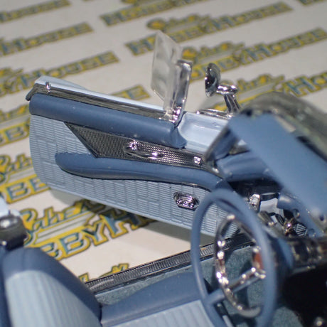 Ertl Precision 100 Collection 32889 - 1957 Ford Thunderbird Powder Blue Die-Cast Replica