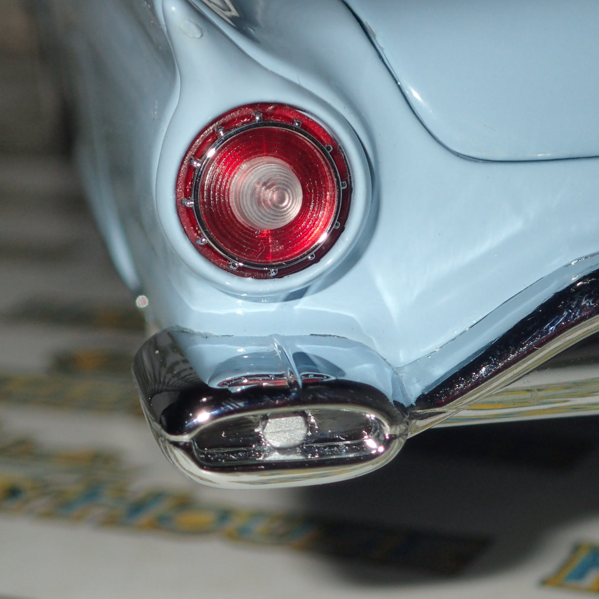 Ertl Precision 100 Collection 32889 - 1957 Ford Thunderbird Powder Blue Die-Cast Replica