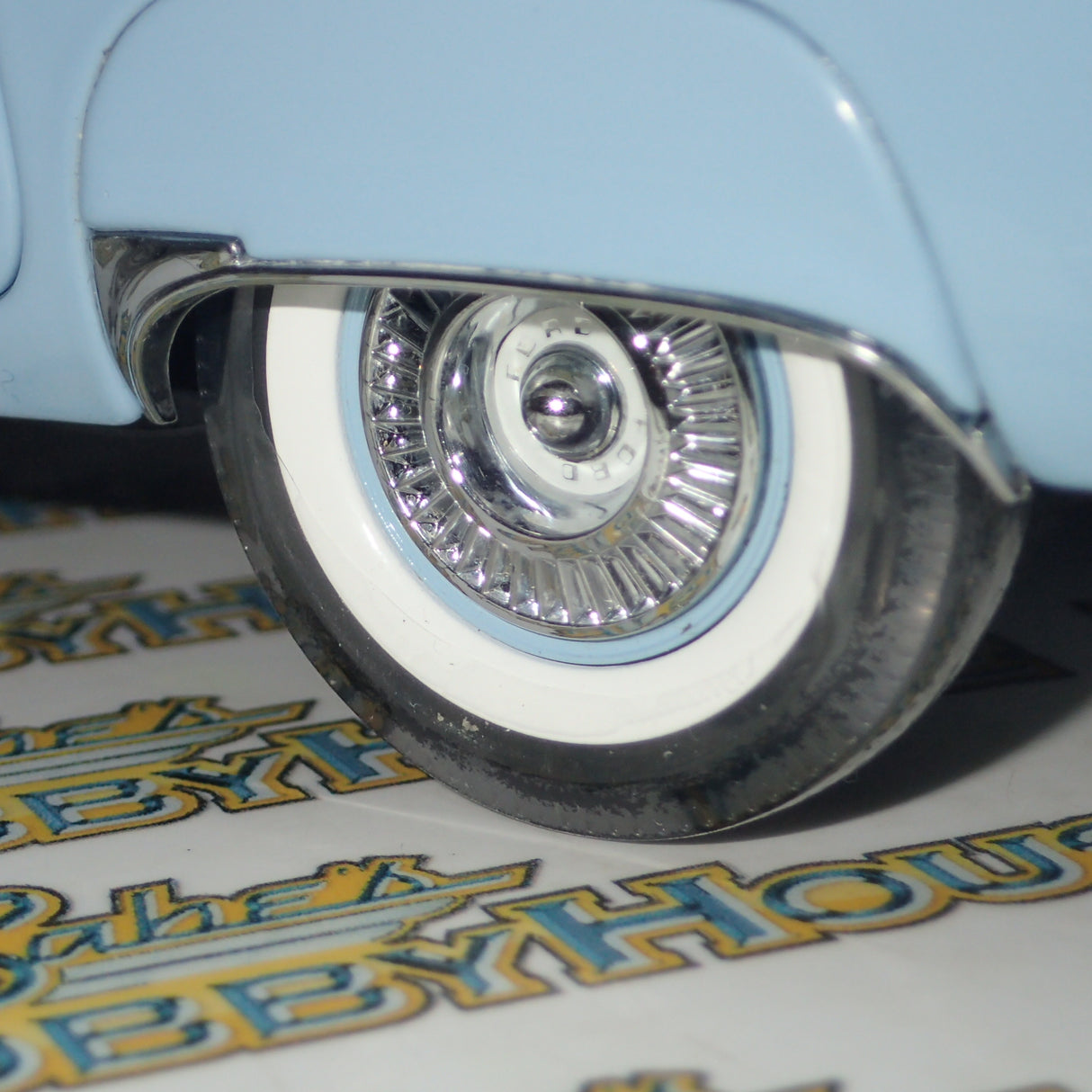 Ertl Precision 100 Collection 32889 - 1957 Ford Thunderbird Powder Blue Die-Cast Replica