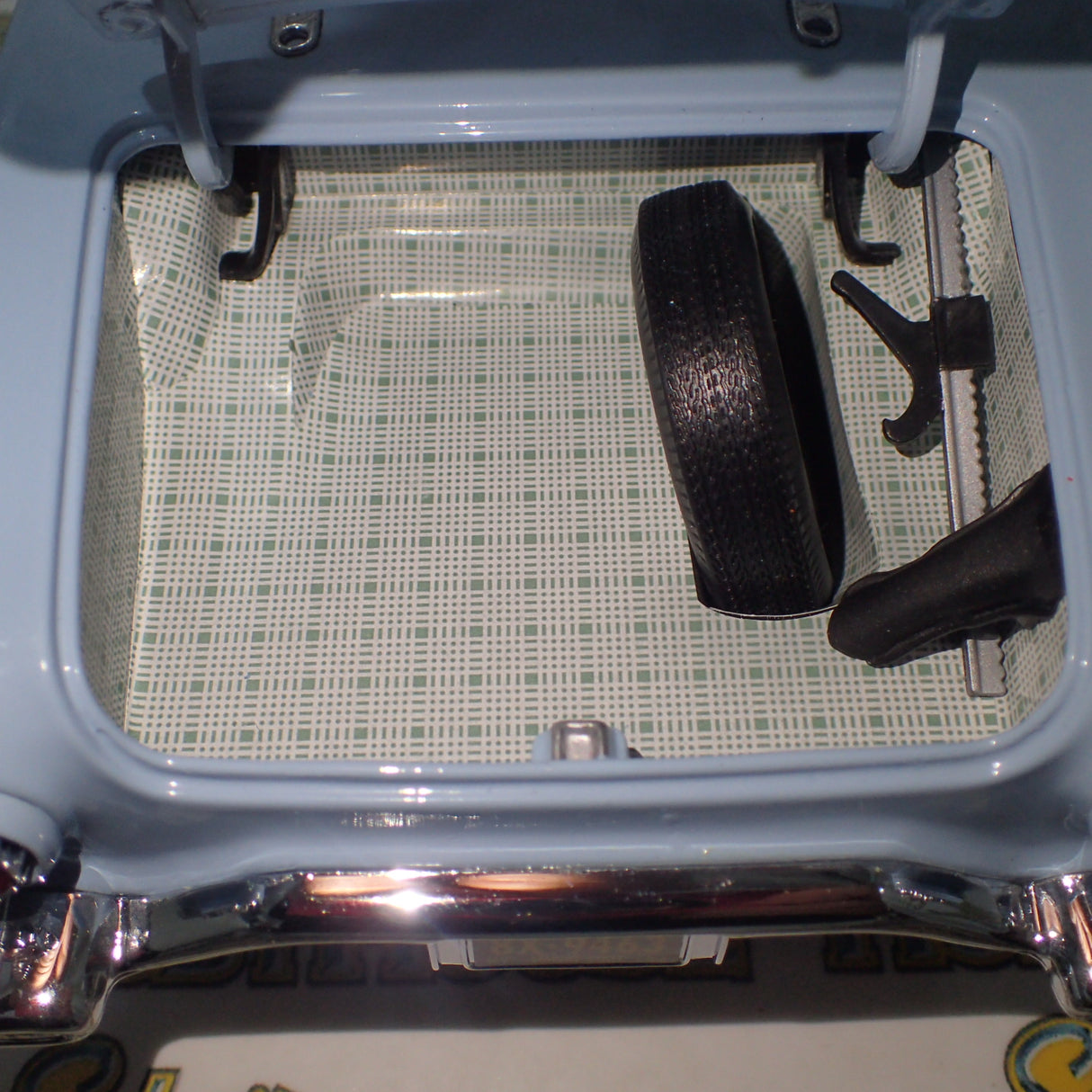 Ertl Precision 100 Collection 32889 - 1957 Ford Thunderbird Powder Blue Die-Cast Replica