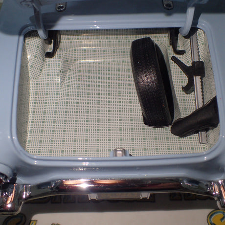 Ertl Precision 100 Collection 32889 - 1957 Ford Thunderbird Powder Blue Die-Cast Replica