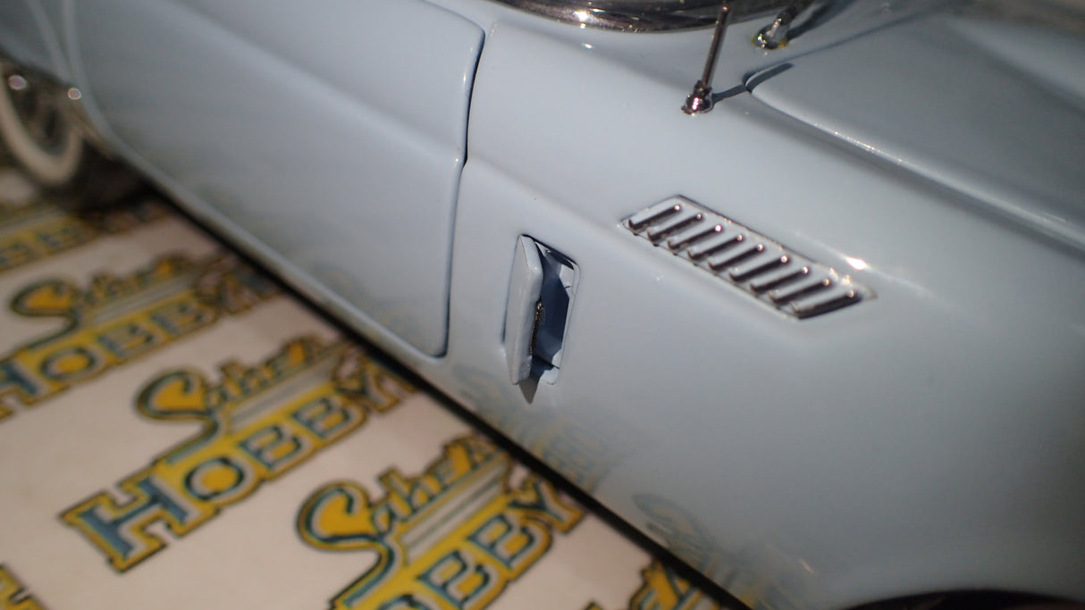 Ertl Precision 100 Collection 32889 - 1957 Ford Thunderbird Powder Blue Die-Cast Replica