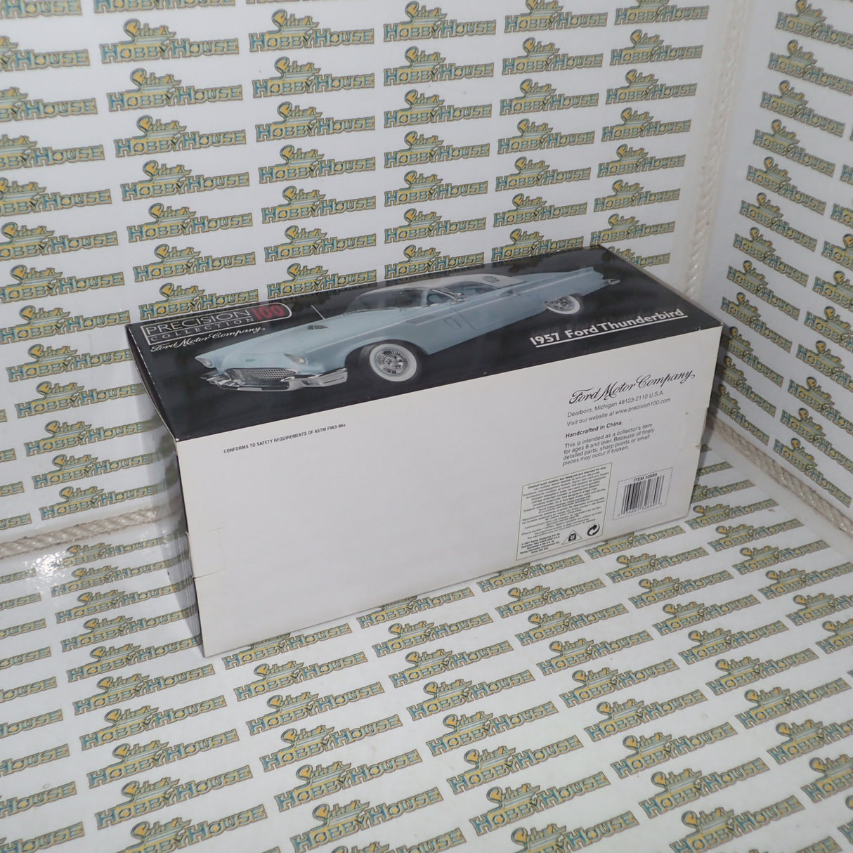 Ertl Precision 100 Collection 32889 - 1957 Ford Thunderbird Powder Blue Die-Cast Replica