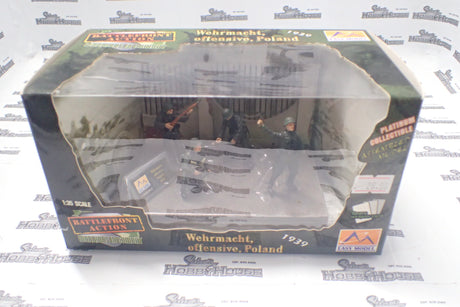 Easy Model 33601 - Battlefront Action Warriors in Combat Series - 1/35 Scale - Wehrmacht, offensive, Poland, 1939 Assembled Model Figures