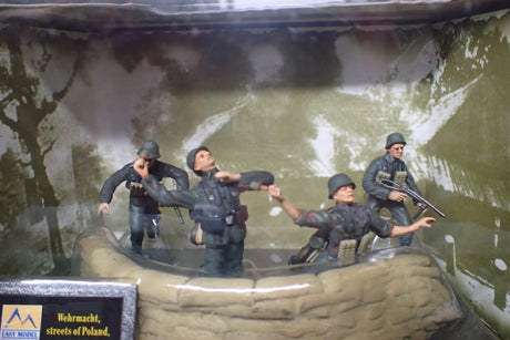 Easy Model - 33603 Battlefront Action Warriors in Combat Series - 1/35 Scale - Wehrmacht, streets of Poland Assembled Model Figures