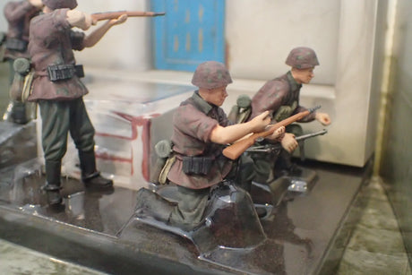 Easy Model 33604 - 1:35 Scale Waffen SS, urban combat, Belgrade 1941