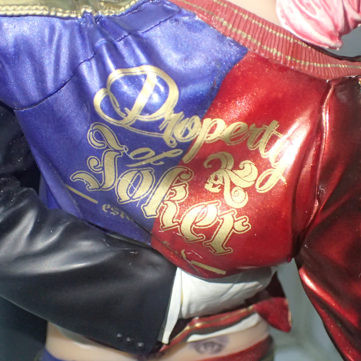 DC Collectibles 34201 - Suicide Squad Movie: The Joker and Harley Quinn Statue