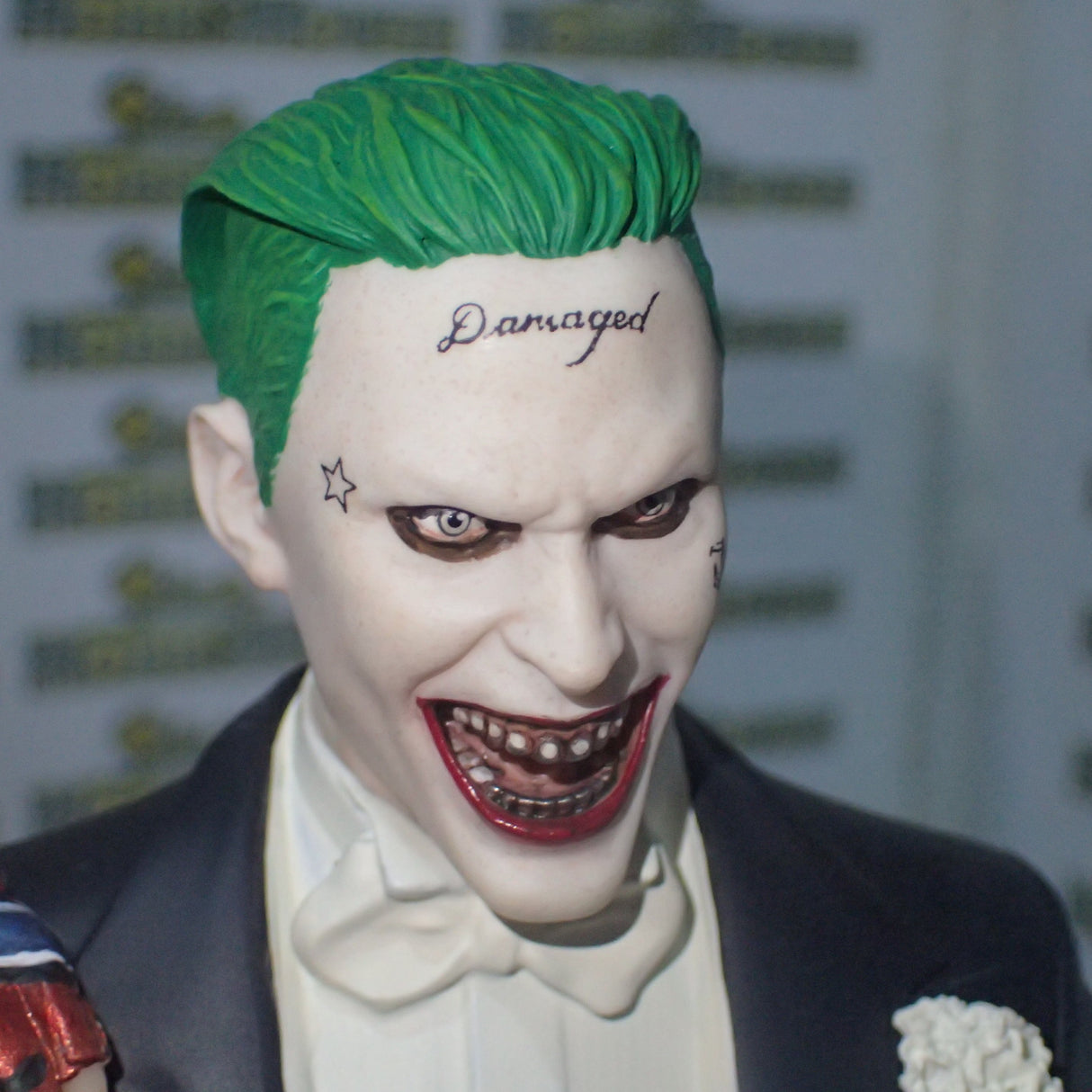 DC Collectibles 34201 - Suicide Squad Movie: The Joker and Harley Quinn Statue