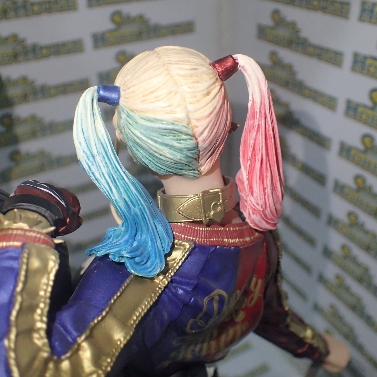 DC Collectibles 34201 - Suicide Squad Movie: The Joker and Harley Quinn Statue