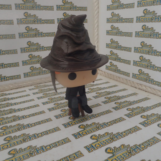Funko – Harry Potter – Ron Weasley with Sorting Hat Vinyl Pop Figure
