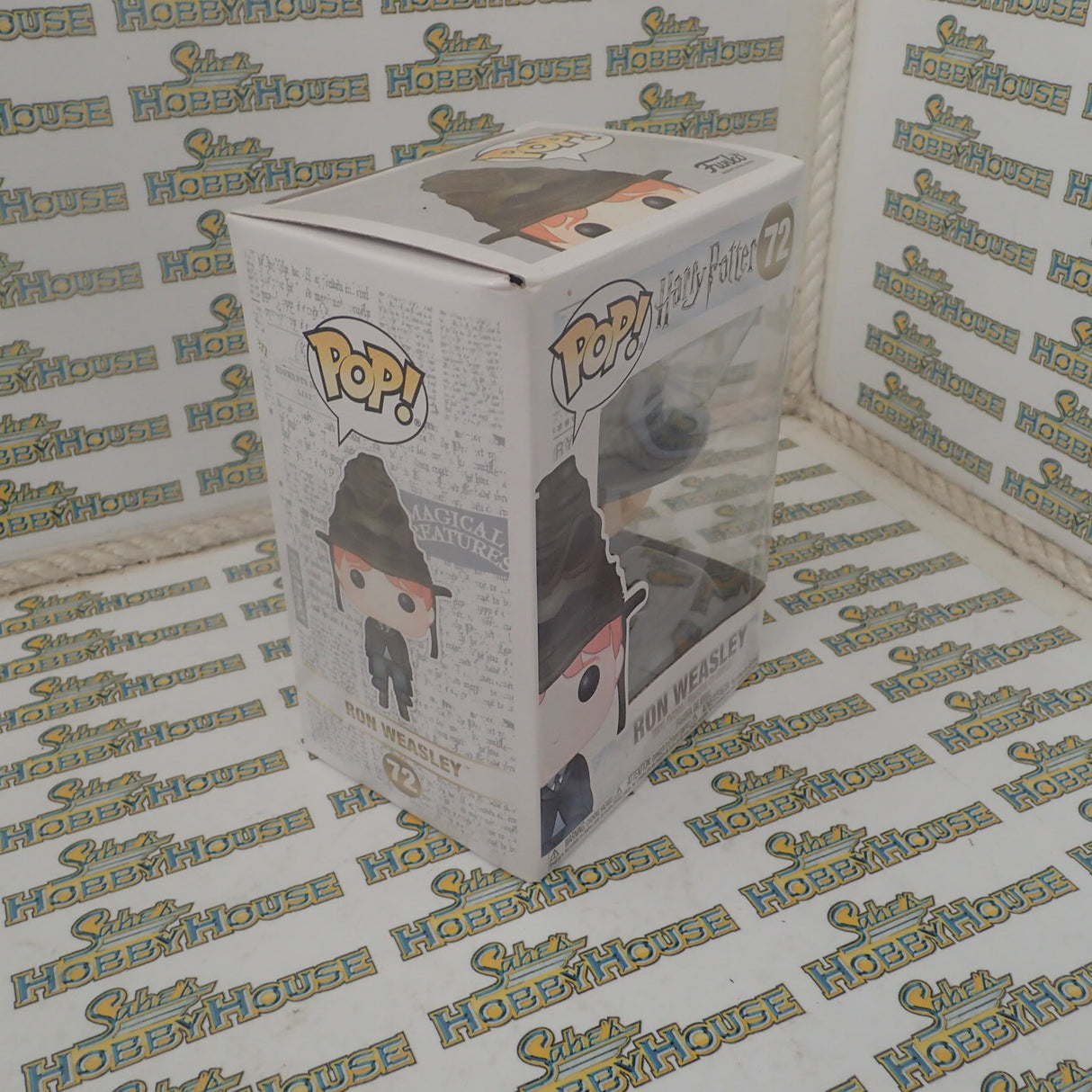 Funko – Harry Potter – Ron Weasley with Sorting Hat Vinyl Pop Figure
