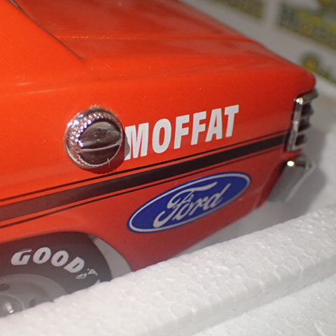 BIANTE CLASSICS 37085 - 1/18 Scale Ford Falcon GTHO Phase 2 Bathurst Winner