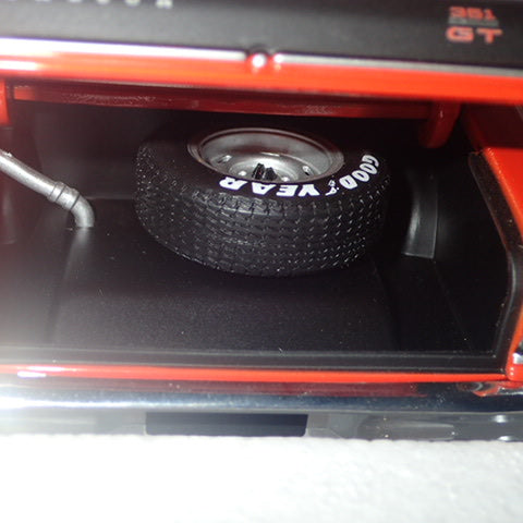 BIANTE CLASSICS 37085 - 1/18 Scale Ford Falcon GTHO Phase 2 Bathurst Winner