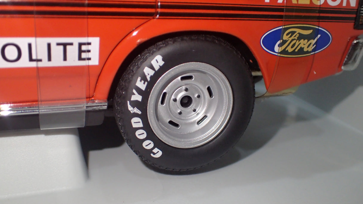 BIANTE AUTOart 37181 - 1/18 Scale 1971 Bathurst Winner Allan Moffat Ford XY GTHO Falcon. SIGNED COA