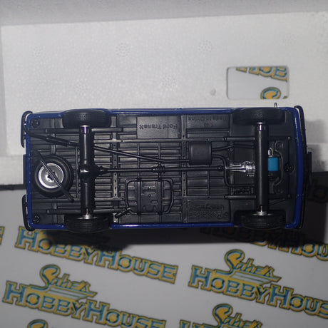 Minichamps 400 082491 - 1/43 Scale - Ford Transit 1977 Bus "THW Koin-Nord" Diecast Model Replica