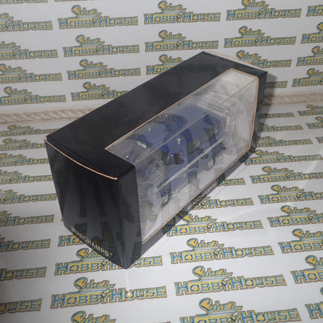 Minichamps 400 082491 - 1/43 Scale - Ford Transit 1977 Bus "THW Koin-Nord" Diecast Model Replica