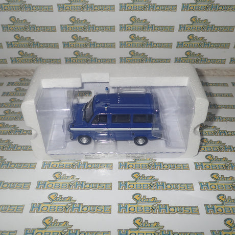 Minichamps 400 082491 - 1/43 Scale - Ford Transit 1977 Bus "THW Koin-Nord" Diecast Model Replica