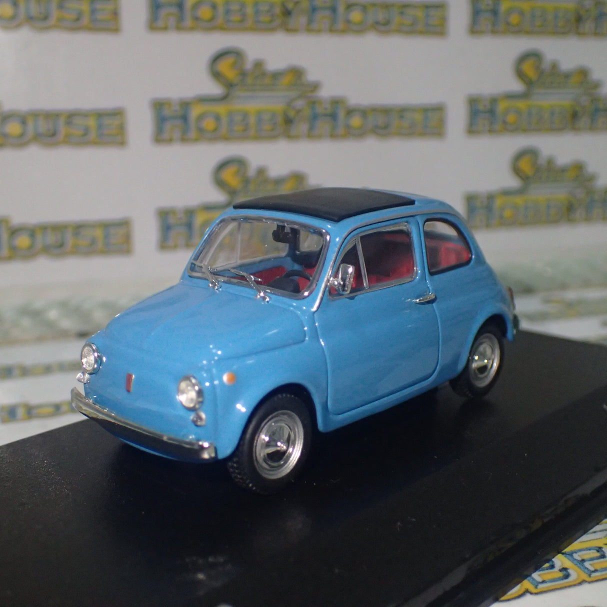 Minichamps 400 121601 - 1/43 Scale Fiat 500 1965 Blue Diecast Scale Model Replica
