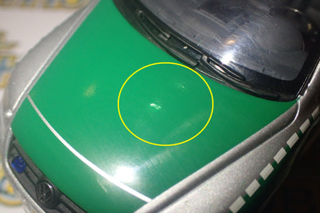 Minichamps 402 052090 - 1/43 Scale - 2002 Volkswagen Touareg - Polizei Dresden w/ Horse Trailer Diecast Model Replica