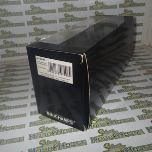 Minichamps 402 052090 - 1/43 Scale - 2002 Volkswagen Touareg - Polizei Dresden w/ Horse Trailer Diecast Model Replica