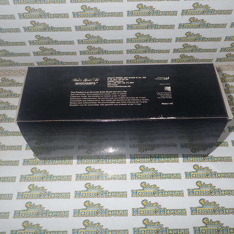 Minichamps 402 052090 - 1/43 Scale - 2002 Volkswagen Touareg - Polizei Dresden w/ Horse Trailer Diecast Model Replica