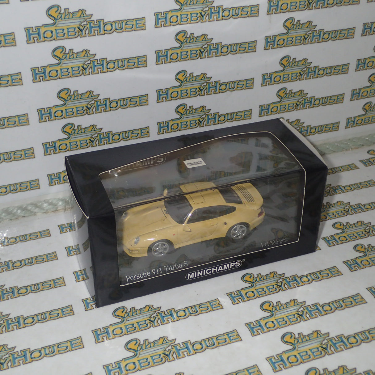 Minichamps 430 069270 - 1/43 Porsche 911 (993) Turbo S Pastel Light Yellow