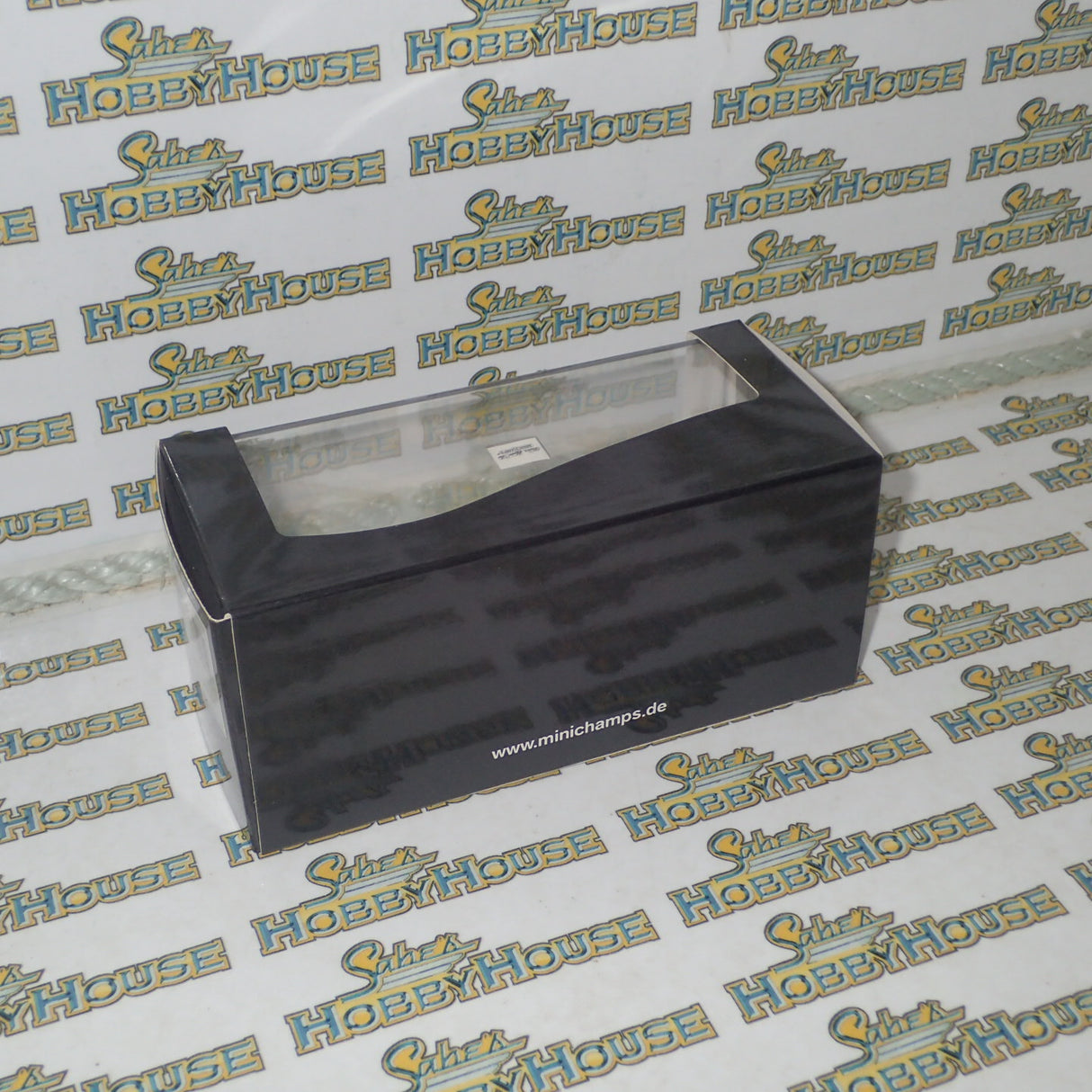 Minichamps 430 069270 - 1/43 Porsche 911 (993) Turbo S Pastel Light Yellow