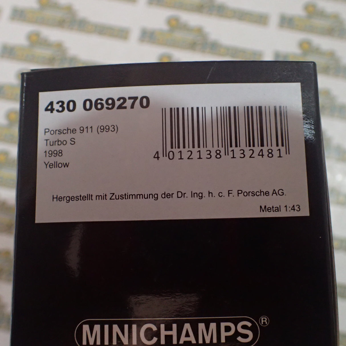 Minichamps 430 069270 - 1/43 Porsche 911 (993) Turbo S Pastel Light Yellow