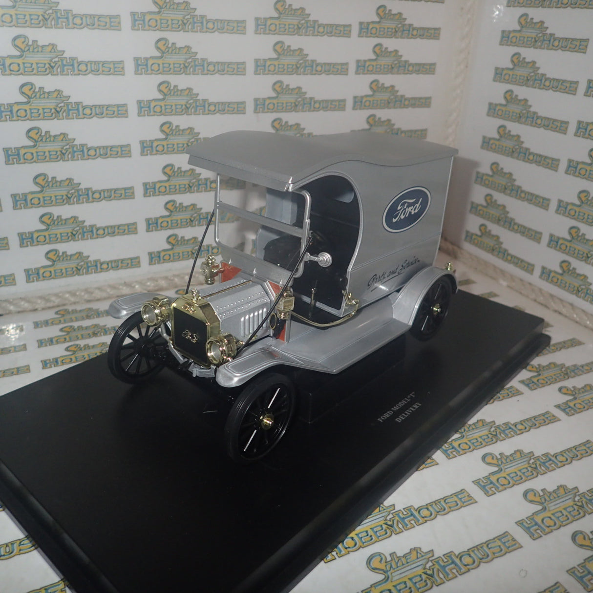 Universal Hobbies 4306 - 1/18 Scale Ford Model T "Delivery Truck" Ford Parts & Service