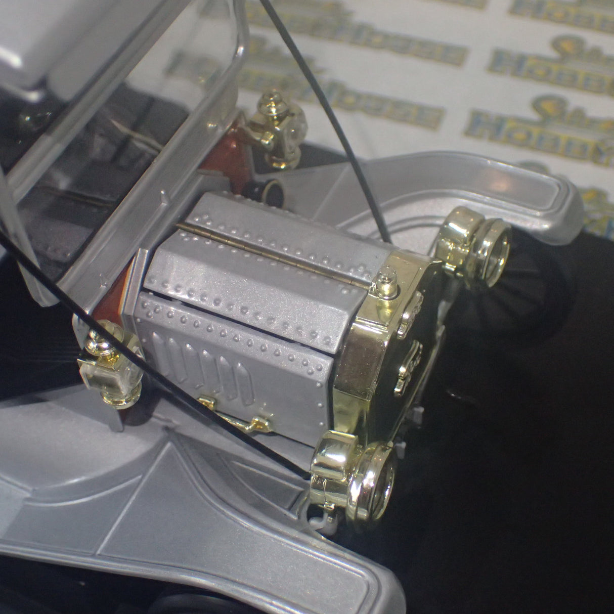 Universal Hobbies 4306 - 1/18 Scale Ford Model T "Delivery Truck" Ford Parts & Service