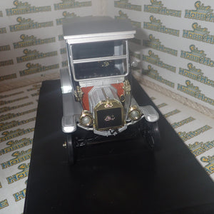 Universal Hobbies 4306 - 1/18 Scale Ford Model T "Delivery Truck" Ford Parts & Service