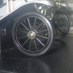 Universal Hobbies 4306 - 1/18 Scale Ford Model T "Delivery Truck" Ford Parts & Service