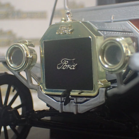 Universal Hobbies 4306 - 1/18 Scale Ford Model T "Delivery Truck" Ford Parts & Service