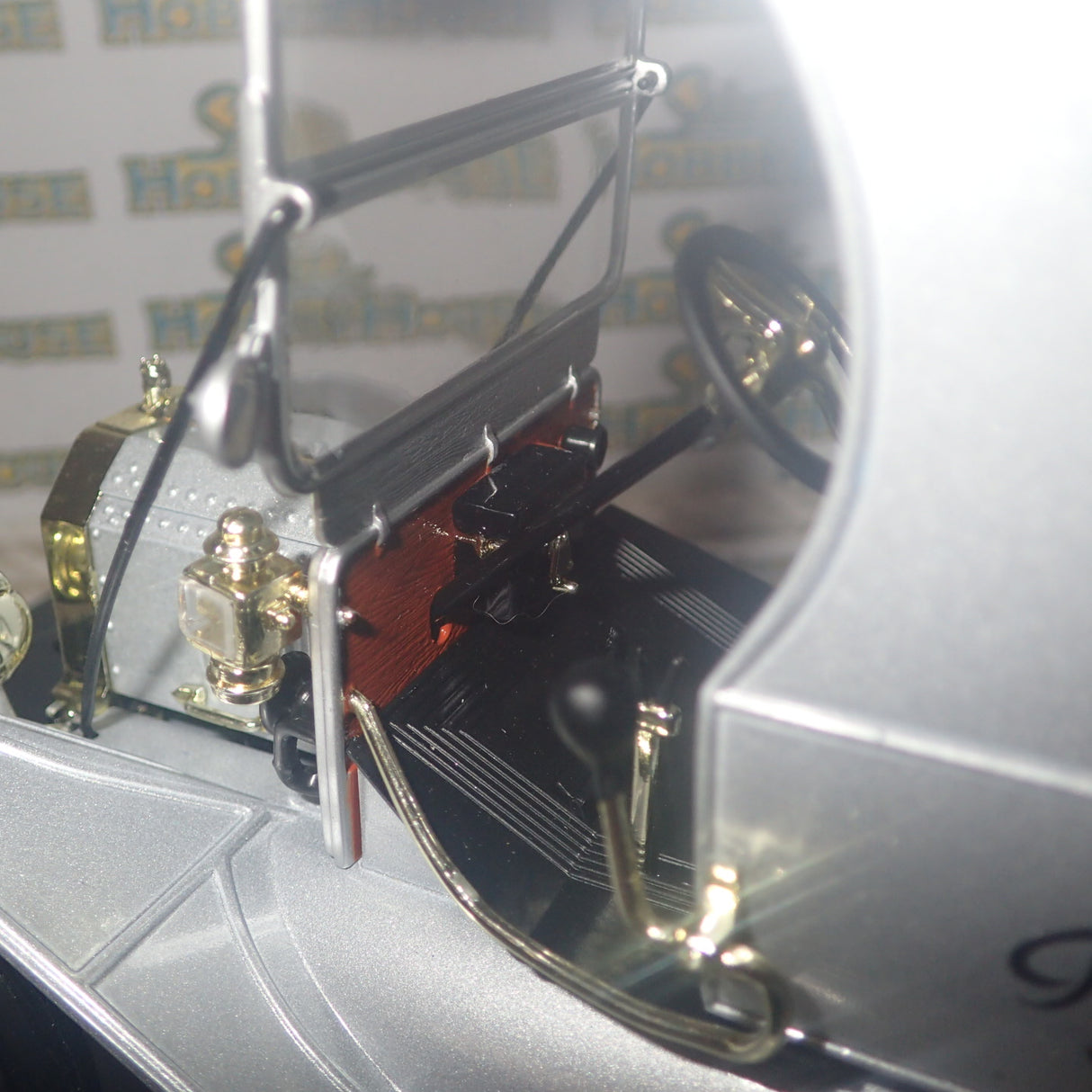 Universal Hobbies 4306 - 1/18 Scale Ford Model T "Delivery Truck" Ford Parts & Service