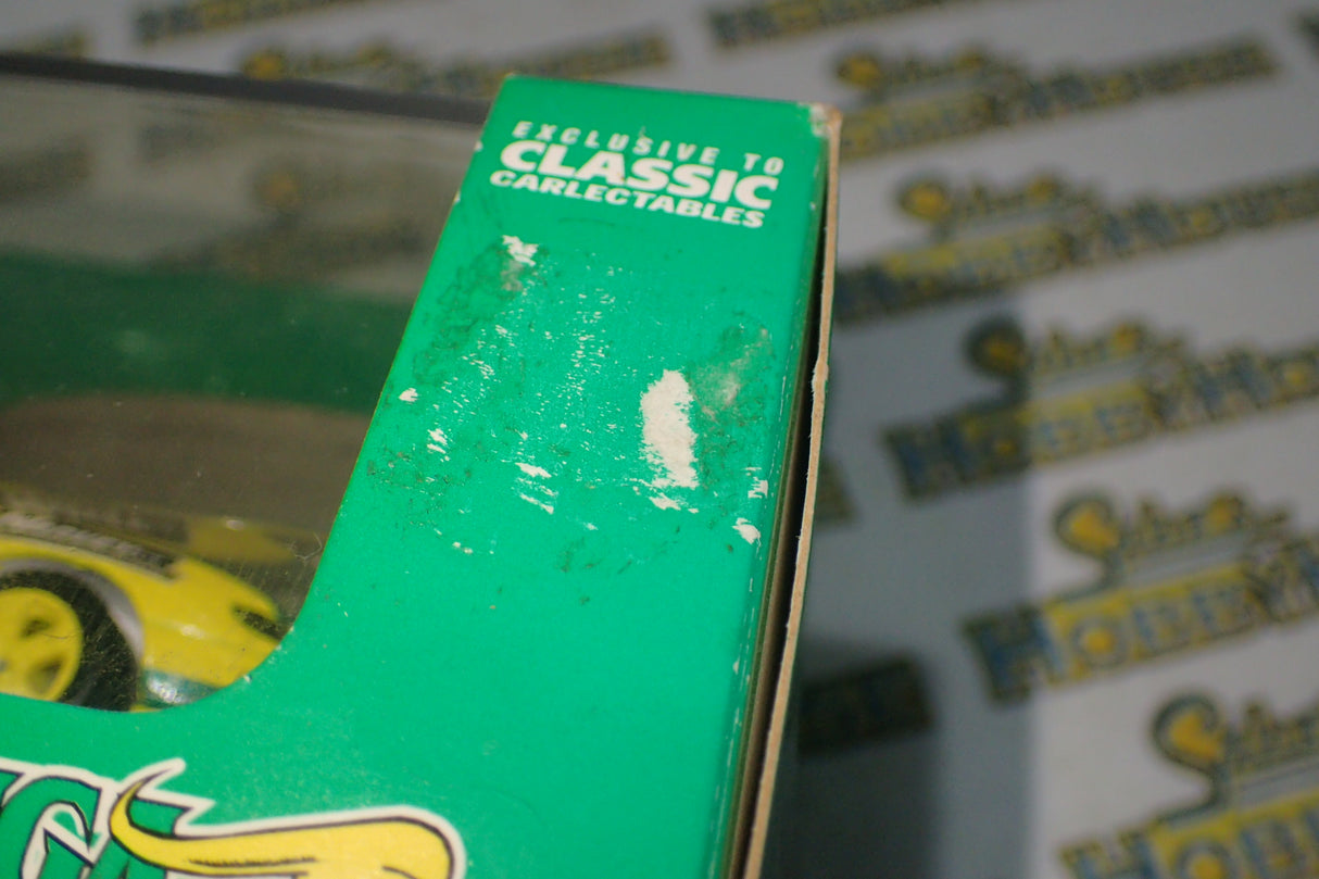 Classic Carlectables 43554 - 1/43 Scale - Holden VU SS Brute Ute #2 'Kanga Loaders' Die-cast Replica