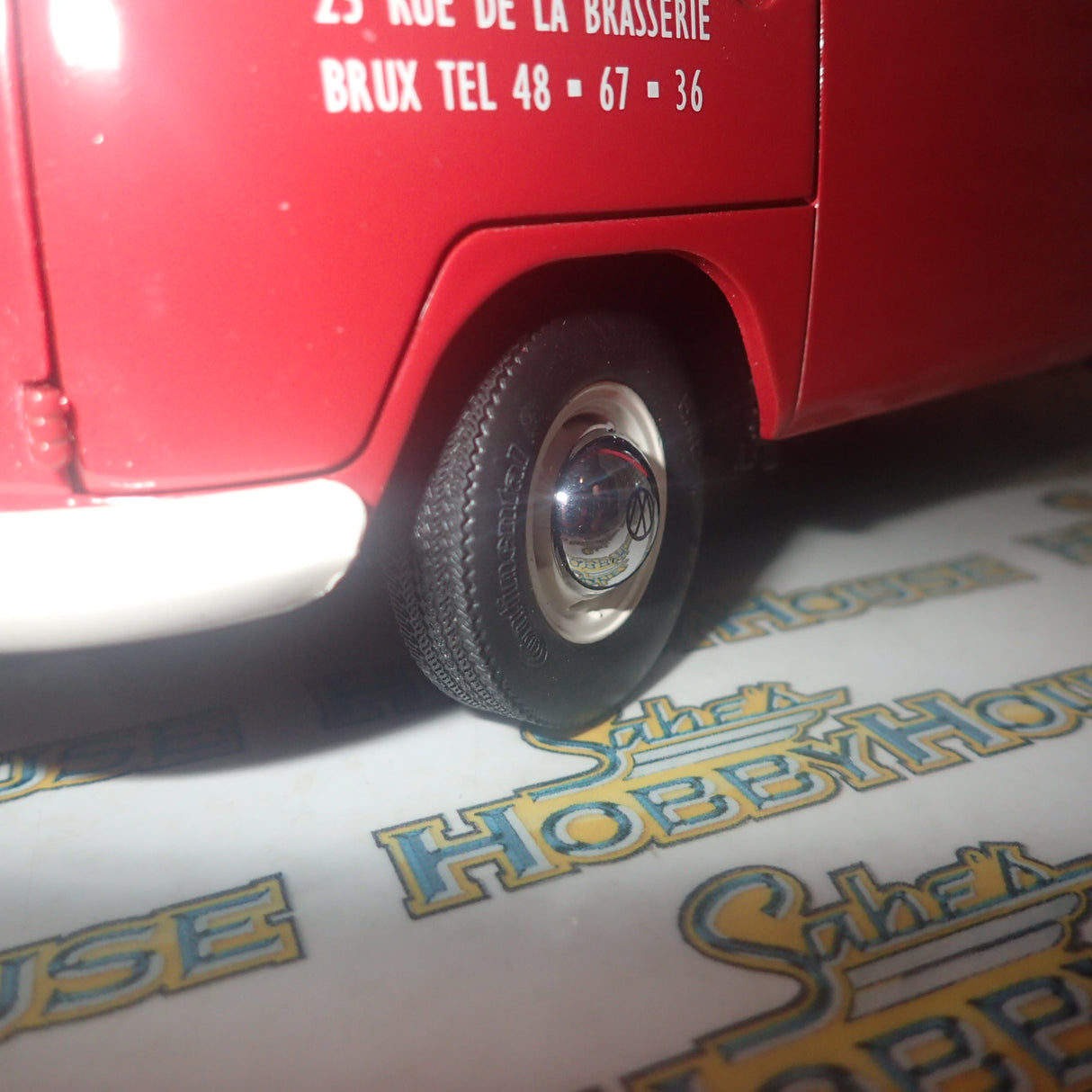 Schuco 45 003 6700 - 1/18 Scale Volkswagen T1 Transporter "Ferrari" Diecast Model Replica