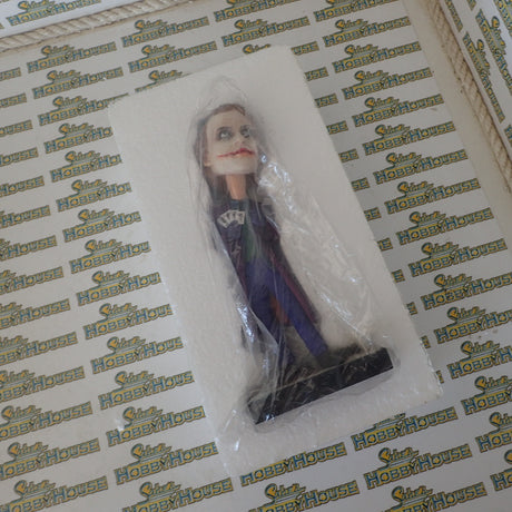 NECA 4718 - The Dark Knight Bobble Head The Joker Health Ledger Head knocker