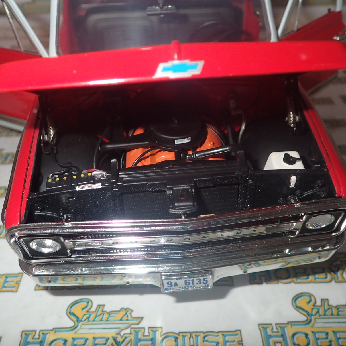 Highway 61 Collectibles 50559 - 1:18 Diecast - Chevy Fleetside Pickup - Red/White