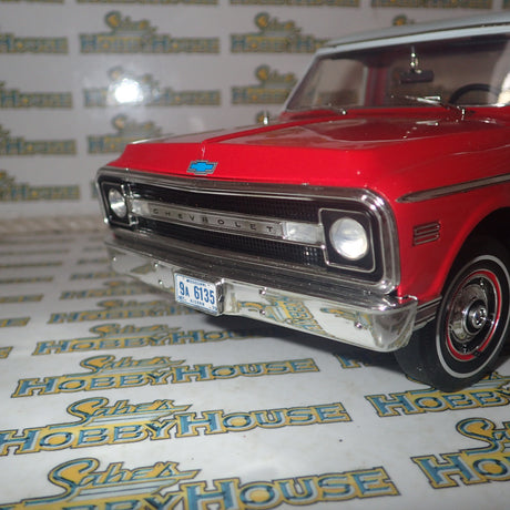 Highway 61 Collectibles 50559 - 1:18 Diecast - Chevy Fleetside Pickup - Red/White