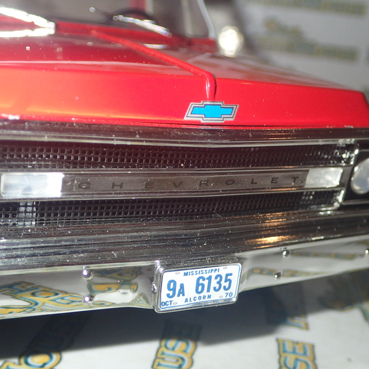 Highway 61 Collectibles 50559 - 1:18 Diecast - Chevy Fleetside Pickup - Red/White