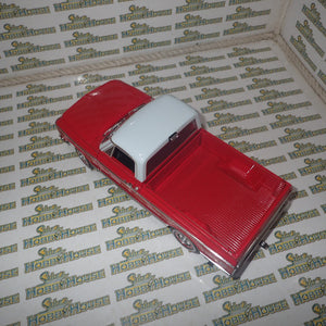 Highway 61 Collectibles 50559 - 1:18 Diecast - Chevy Fleetside Pickup - Red/White