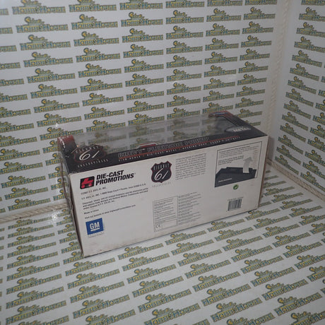 Highway 61 Collectibles 50559 - 1:18 Diecast - Chevy Fleetside Pickup - Red/White