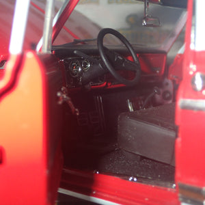 Highway 61 Collectibles 50559 - 1:18 Diecast - Chevy Fleetside Pickup - Red/White